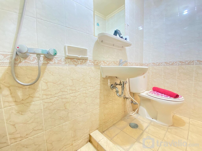 Bathroom 2, Simply 2BR at Majesty Apartment, Bandung