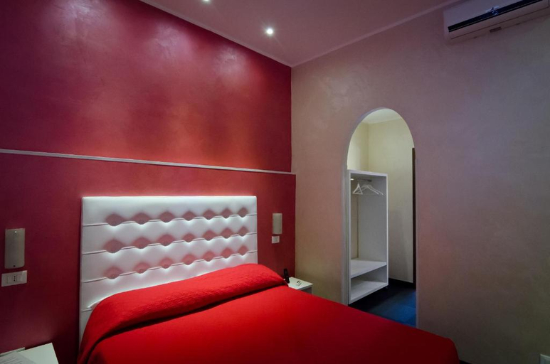 Bedroom 4, Londrino Sanremo, Imperia