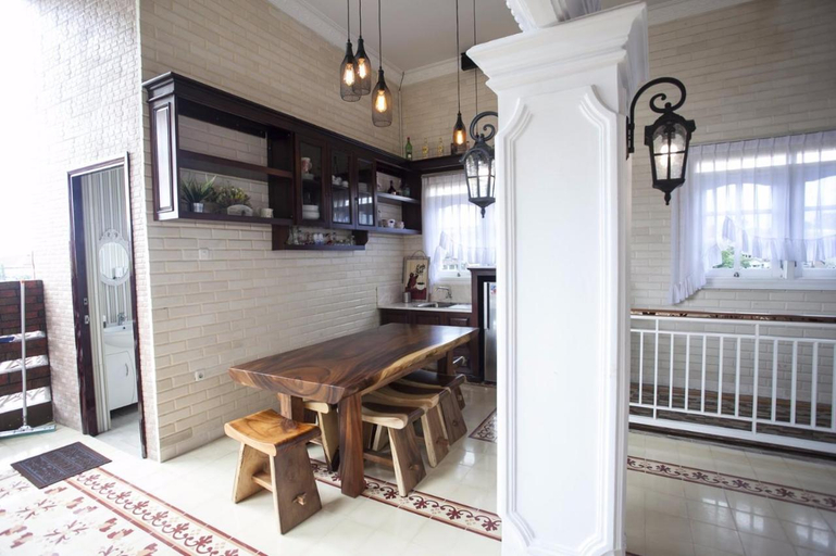 Others 3, Huis Van Gustafine Floor 2, Malang