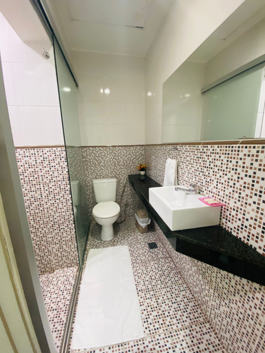 Bathroom 3, Giuseppe Suites Hotel, Asunción