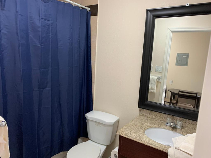 Bathroom 2, Langham Motel, Division No. 11