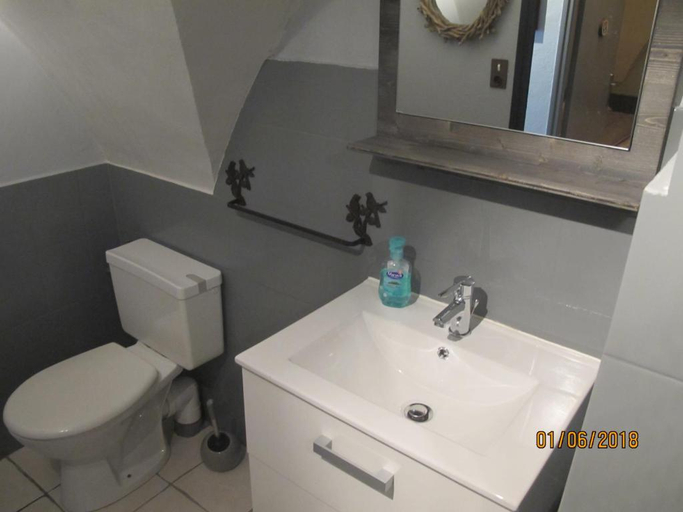 Bathroom 3, La Rose des Vents, Seine-et-Marne