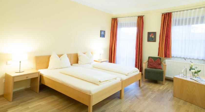 Bedroom, Gasthof zur Post, Siegen-Wittgenstein