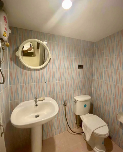 Bathroom, Sumalee 12 (No.23), Pattaya