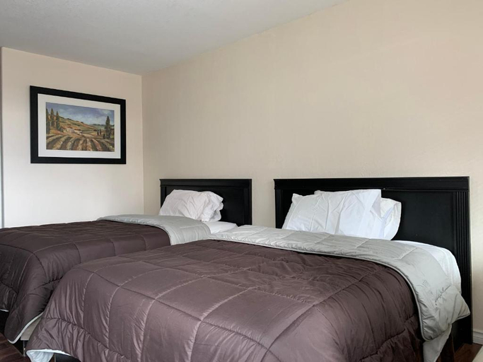 Bedroom 5, Langham Motel, Division No. 11