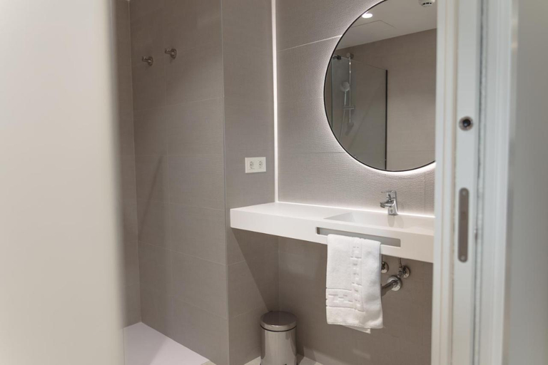 Bathroom 2, HOTEL ORDIZIA, Guipúzcoa