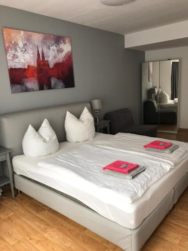 Bedroom 5, City Apartment am Dom, Köln