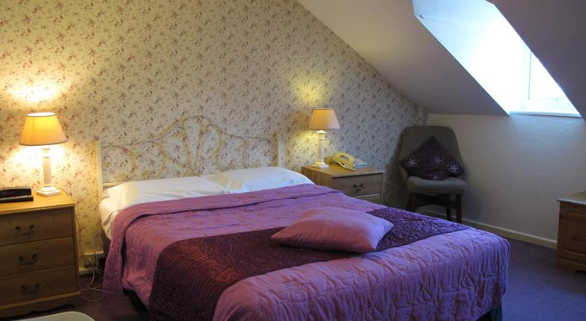 Bedroom 2, River Hotel, Oxfordshire