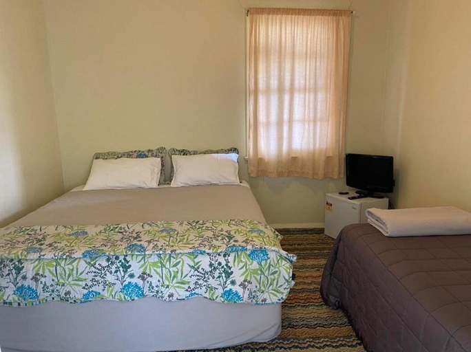 Bedroom 4, Royal Hotel Capertee, Lithgow