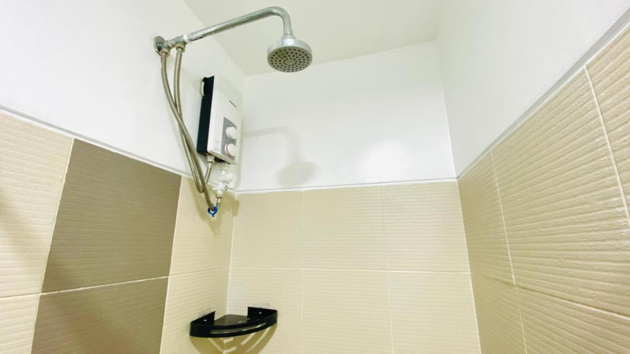 Bathroom, Cool Suite by Aki at SMDC Wind Residences Tagaytay, Tagaytay City