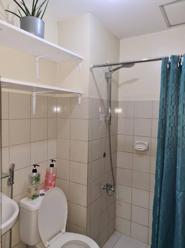 Bathroom, Affordable Condo for Rent along Ortigas Ext, Taytay
