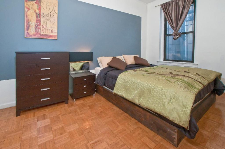Bedroom, Luxury Apartments Next to Times Square, New York