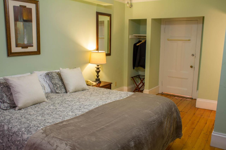 Bedroom 3, Beacon Inn 1750, Boston