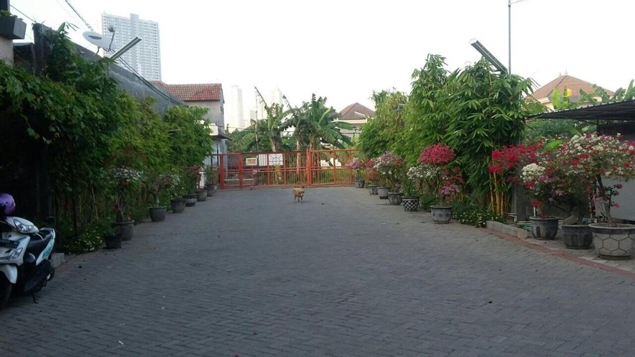Others 2, Taman Paradise Homestay, Surabaya