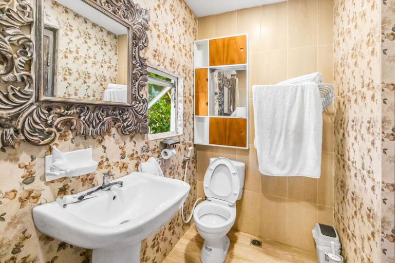 Bathroom 5, Colibri, Denpasar