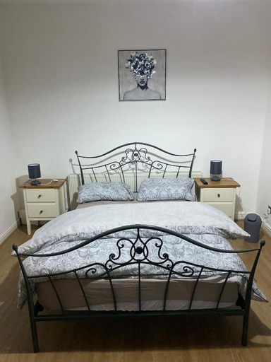 Bedroom 5, Lovely 2 bedroom apartment in M1 with parking, Manchester