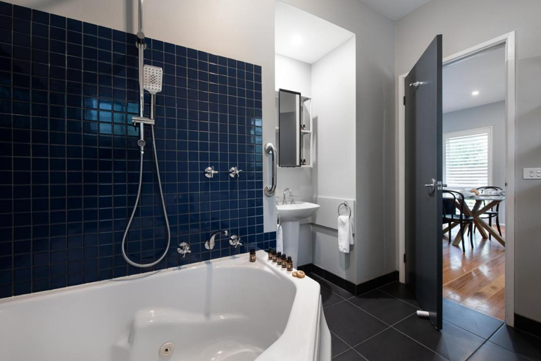 Bathroom 3, Lake Orchard Villas 1 - Daylesford, Hepburn - East