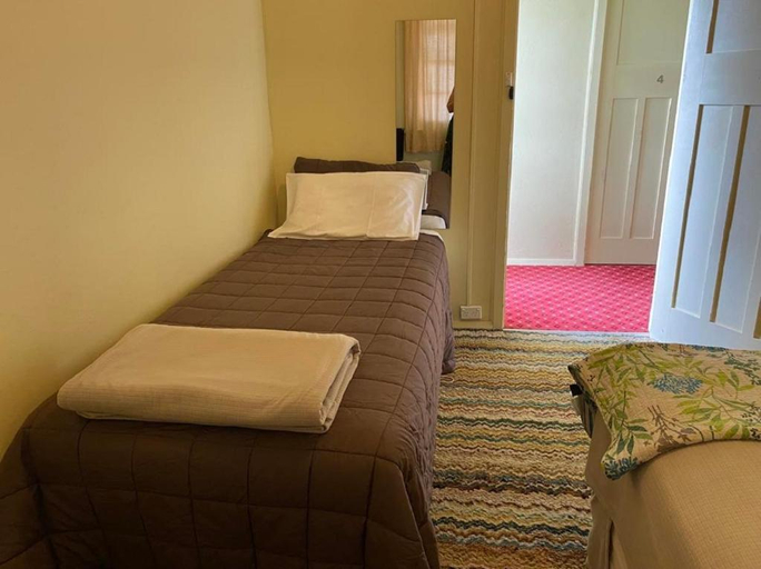 Bedroom 2, Royal Hotel Capertee, Lithgow