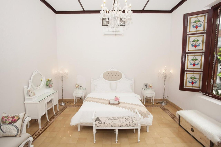 Bedroom 4, Huis Van Gustafine Floor 1, Malang