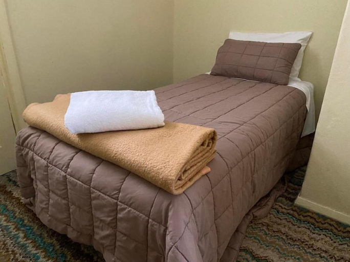 Bedroom 5, Royal Hotel Capertee, Lithgow