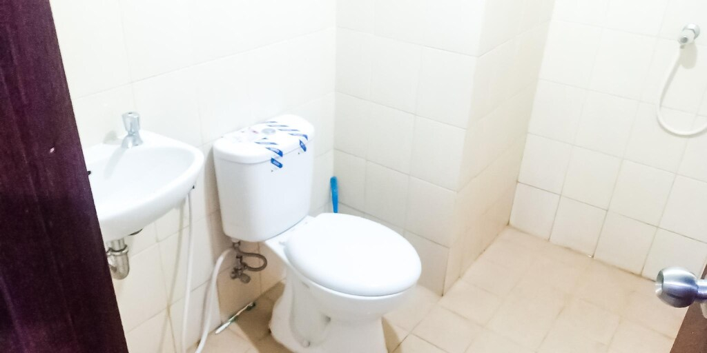 Bathroom, Studio Near Airport Bandara City Apartment (C7-25), Tangerang