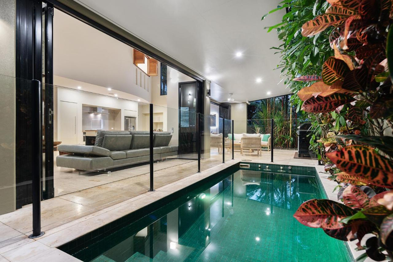 Sport & Beauty 2, Flagstaff Pavillion - A Lush Subtropical Paradise, Douglas