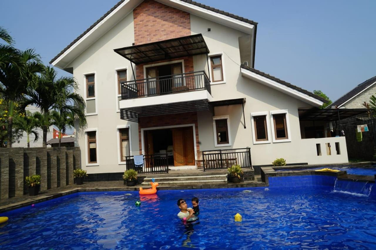 Pesona Air - Villa and Private Pool, Depok