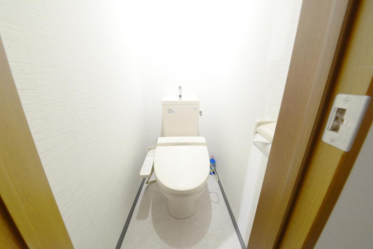 Bathroom 5, NY Cottage A 5 rooms, 1 bathroom, 1 shower, 2 toilets, Shinjuku
