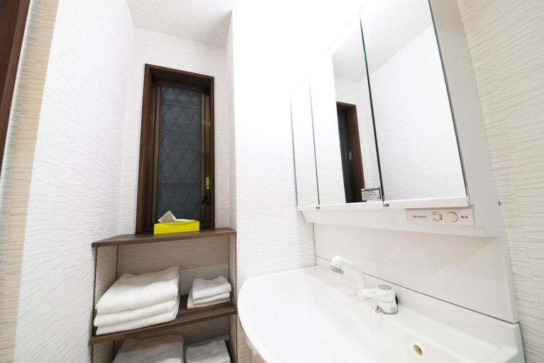 Bathroom 4, NY Cottage A 5 rooms, 1 bathroom, 1 shower, 2 toilets, Shinjuku