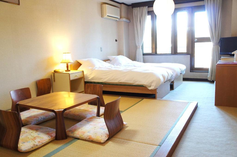 Bedroom 2, Petit Hotel Shitaka, Hakuba