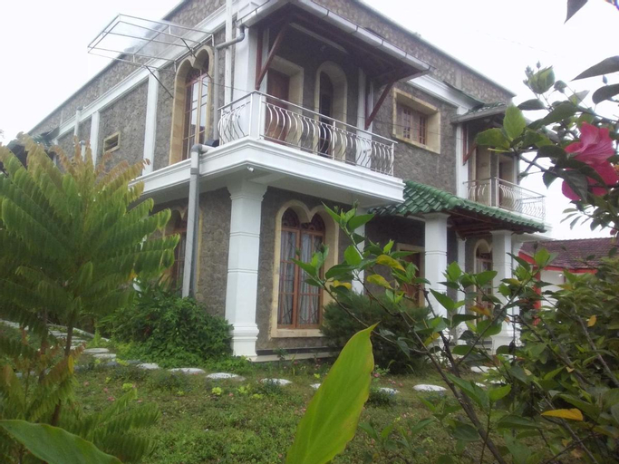 Others 2, Marie'z Villa, Samosir