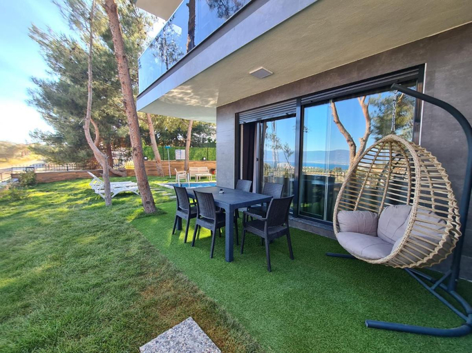 Others 2, Ozel havuz ve deniz manzaralı yeni villa, Kuşadası