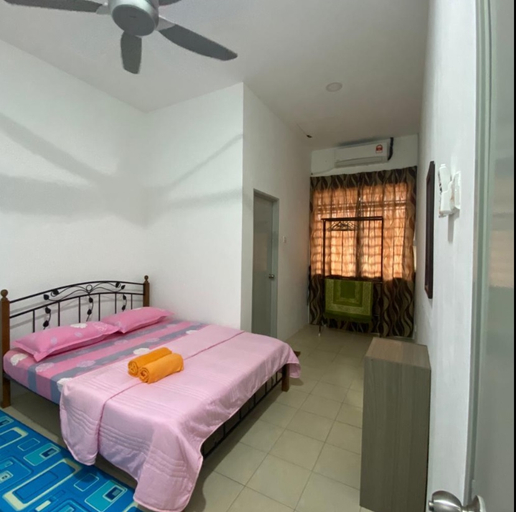 Bedroom 4, Homestay Teratak Tamu Tawau, Tawau