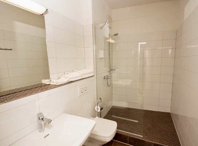 Bathroom 3, Boardinghouse Rosenstraße, Hamburg