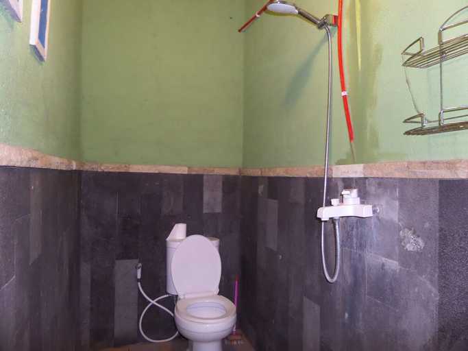 Bathroom 5, Omah Ndeliq Jogja, Sleman