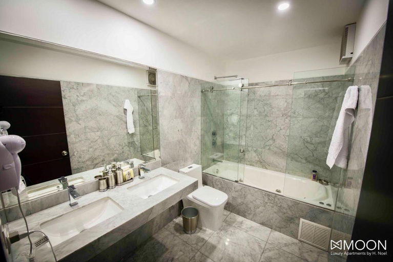 Bathroom 5, Moon Luxury Apartments, Lima