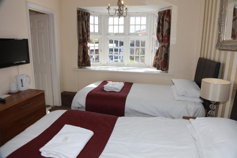 Bedroom 4, The Half Moon Inn, Surrey