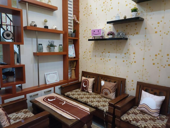 Others 3, Emmir Homestay, Cilacap