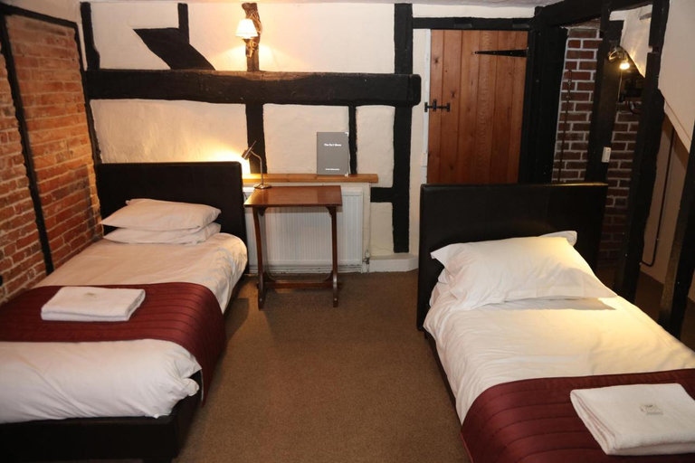 Bedroom 2, The Half Moon Inn, Surrey