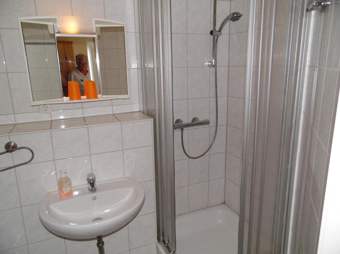 Bathroom 3, Hotel Klappenburg, Region Hannover