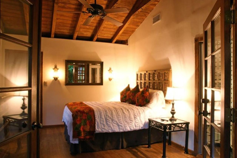 Bedroom 3, Villa Thornhill, Riverside
