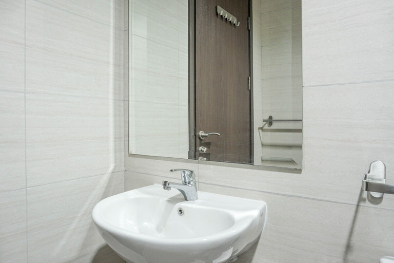 Bathroom 3, 익스퀴짓 3BR 레지던스 앳 시푸트라 인터내셔널 아파트먼트, West Jakarta