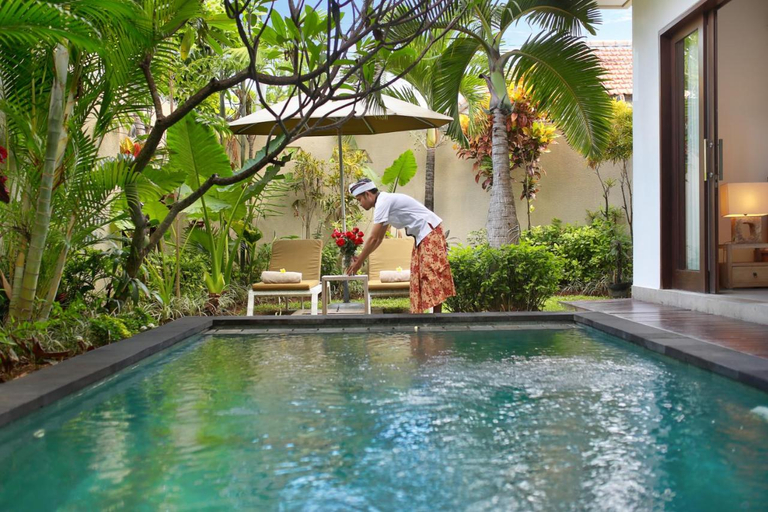 Sport & Beauty 1, BIG Private 7 BED, 7 BATH, Goldflower Villa with 2x Pool, 2x lounge, Best location, Badung