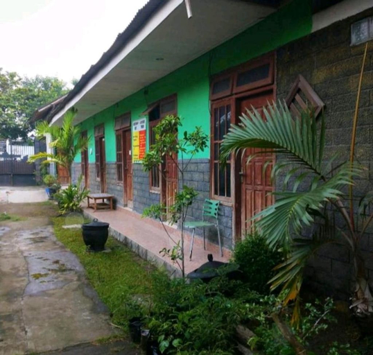 Exterior & Views 5, NYAMAN HOMESTAY SYARIAH, Kediri