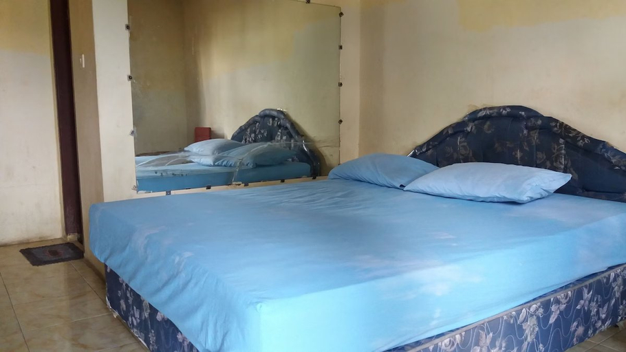Bedroom 1, Holiday Bir, Central Maluku