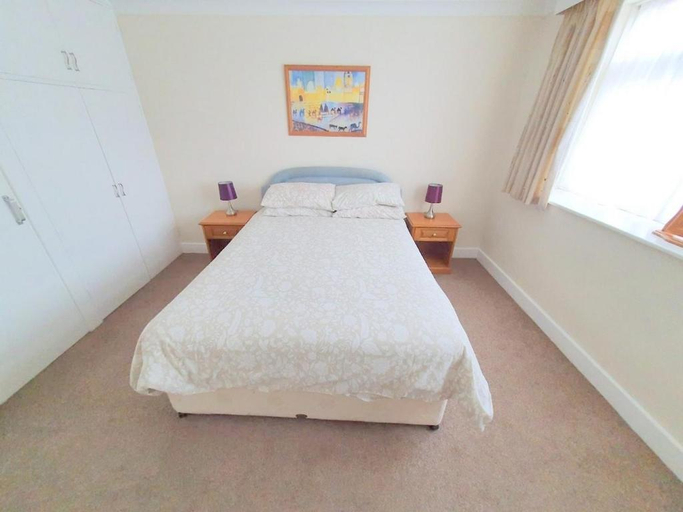 Bedroom 4, Wentworth House, London
