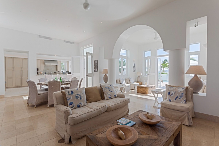 Others 3, Villa Arushi