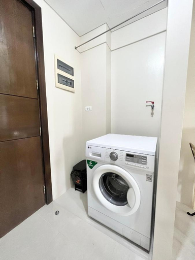 Bathroom 2, Luxury Condotel Across NAIA Airport Terminal 3, Pasay City