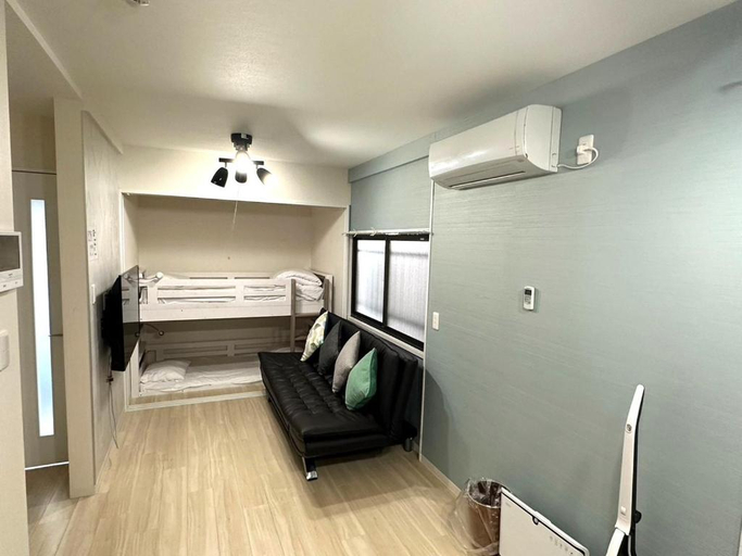 Bedroom 4, 15 Mins to Haneda Airport - 8 Mins Walk to Keikyu Kamata - Sleeps 9, Ōta