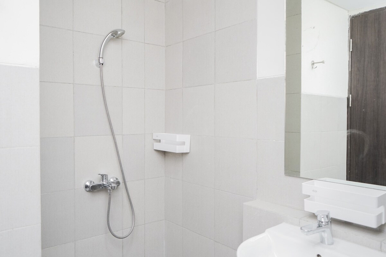 Bathroom 2, Brand New And Good Studio At Bintaro Icon Apartment, Tangerang Selatan